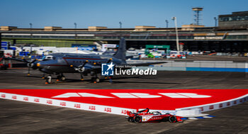 2024-05-12 - 23 FENESTRAZ Sacha (fra), Nissan Formula E Team, Nissan e-4ORCE 04, action during the 2024 Berlin ePrix, 7th meeting of the 2023-24 ABB FIA Formula E World Championship, on the Tempelhof Airport Street Circuit from May 10 to 12, 2024 in Berlin, Germany - 2024 FORMULA E BERLIN EPRIX - FORMULA E - MOTORS