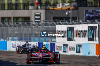 2024-05-12 - 22 ROWLAND Oliver (gbr), Nissan Formula E Team, Nissan e-4ORCE 04, action during the 2024 Berlin ePrix, 7th meeting of the 2023-24 ABB FIA Formula E World Championship, on the Tempelhof Airport Street Circuit from May 10 to 12, 2024 in Berlin, Germany - 2024 FORMULA E BERLIN EPRIX - FORMULA E - MOTORS