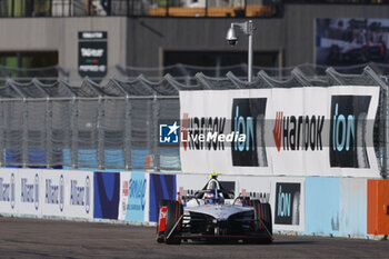 2024-05-12 - 17 NATO Norman (fra), Andretti Global, Porsche 99X Electric, action during the 2024 Berlin ePrix, 7th meeting of the 2023-24 ABB FIA Formula E World Championship, on the Tempelhof Airport Street Circuit from May 10 to 12, 2024 in Berlin, Germany - 2024 FORMULA E BERLIN EPRIX - FORMULA E - MOTORS