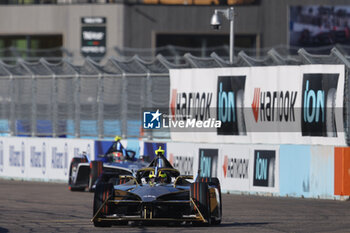 2024-05-12 - 02 VANDOORNE Stoffel (bel), DS Penske, DS E-Tense FE23, action during the 2024 Berlin ePrix, 7th meeting of the 2023-24 ABB FIA Formula E World Championship, on the Tempelhof Airport Street Circuit from May 10 to 12, 2024 in Berlin, Germany - 2024 FORMULA E BERLIN EPRIX - FORMULA E - MOTORS