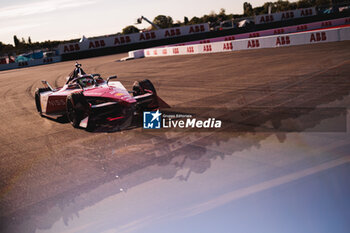 2024-05-12 - 23 FENESTRAZ Sacha (fra), Nissan Formula E Team, Nissan e-4ORCE 04, action during the 2024 Berlin ePrix, 7th meeting of the 2023-24 ABB FIA Formula E World Championship, on the Tempelhof Airport Street Circuit from May 10 to 12, 2024 in Berlin, Germany - 2024 FORMULA E BERLIN EPRIX - FORMULA E - MOTORS