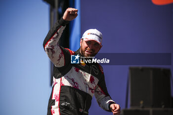 2024-05-12 - ROWLAND Oliver (gbr), Nissan Formula E Team, Nissan e-4ORCE 04, portrait during the 2024 Berlin ePrix, 7th meeting of the 2023-24 ABB FIA Formula E World Championship, on the Tempelhof Airport Street Circuit from May 10 to 12, 2024 in Berlin, Germany - 2024 FORMULA E BERLIN EPRIX - FORMULA E - MOTORS