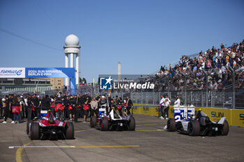 2024-05-12 - 13 DA COSTA Antonio Felix (prt), TAG HEUER Porsche Formula E Team, Porsche 99X Electric, action, 37 CASSIDY Nick (nzl), Jaguar TCS Racing, Jaguar I-Type 6, action and 22 ROWLAND Oliver (gbr), Nissan Formula E Team, Nissan e-4ORCE 04, action during the 2024 Berlin ePrix, 7th meeting of the 2023-24 ABB FIA Formula E World Championship, on the Tempelhof Airport Street Circuit from May 10 to 12, 2024 in Berlin, Germany - 2024 FORMULA E BERLIN EPRIX - FORMULA E - MOTORS