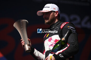 2024-05-12 - ROWLAND Oliver (gbr), Nissan Formula E Team, Nissan e-4ORCE 04, portrait during the 2024 Berlin ePrix, 7th meeting of the 2023-24 ABB FIA Formula E World Championship, on the Tempelhof Airport Street Circuit from May 10 to 12, 2024 in Berlin, Germany - 2024 FORMULA E BERLIN EPRIX - FORMULA E - MOTORS