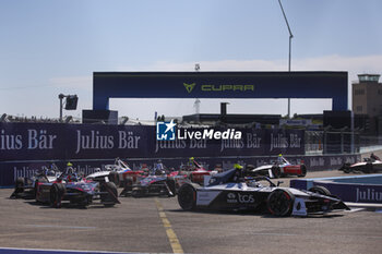 2024-05-12 - 37 CASSIDY Nick (nzl), Jaguar TCS Racing, Jaguar I-Type 6, action during the 2024 Berlin ePrix, 7th meeting of the 2023-24 ABB FIA Formula E World Championship, on the Tempelhof Airport Street Circuit from May 10 to 12, 2024 in Berlin, Germany - 2024 FORMULA E BERLIN EPRIX - FORMULA E - MOTORS