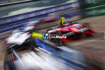 2024-05-12 - 22 ROWLAND Oliver (gbr), Nissan Formula E Team, Nissan e-4ORCE 04, action during the 2024 Berlin ePrix, 7th meeting of the 2023-24 ABB FIA Formula E World Championship, on the Tempelhof Airport Street Circuit from May 10 to 12, 2024 in Berlin, Germany - 2024 FORMULA E BERLIN EPRIX - FORMULA E - MOTORS