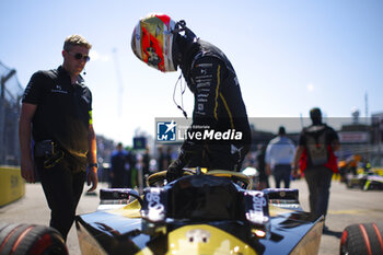 2024-05-12 - VERGNE Jean-Eric (fra), DS Penske, DS E-Tense FE23, portrait during the 2024 Berlin ePrix, 7th meeting of the 2023-24 ABB FIA Formula E World Championship, on the Tempelhof Airport Street Circuit from May 10 to 12, 2024 in Berlin, Germany - 2024 FORMULA E BERLIN EPRIX - FORMULA E - MOTORS