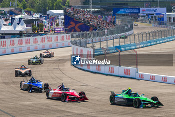 2024-05-12 - 04 ARON Paul (est), Envision Racing, Jaguar I-Type 6, action during the 2024 Berlin ePrix, 7th meeting of the 2023-24 ABB FIA Formula E World Championship, on the Tempelhof Airport Street Circuit from May 10 to 12, 2024 in Berlin, Germany - 2024 FORMULA E BERLIN EPRIX - FORMULA E - MOTORS