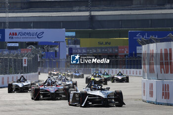 2024-05-12 - 37 CASSIDY Nick (nzl), Jaguar TCS Racing, Jaguar I-Type 6, action 94 WEHRLEIN Pascal (ger), TAG HEUER Porsche Formula E Team, Porsche 99X Electric, action during the 2024 Berlin ePrix, 7th meeting of the 2023-24 ABB FIA Formula E World Championship, on the Tempelhof Airport Street Circuit from May 10 to 12, 2024 in Berlin, Germany - 2024 FORMULA E BERLIN EPRIX - FORMULA E - MOTORS