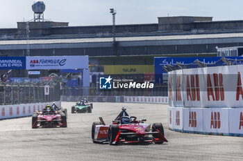 2024-05-12 - 23 FENESTRAZ Sacha (fra), Nissan Formula E Team, Nissan e-4ORCE 04, action during the 2024 Berlin ePrix, 7th meeting of the 2023-24 ABB FIA Formula E World Championship, on the Tempelhof Airport Street Circuit from May 10 to 12, 2024 in Berlin, Germany - 2024 FORMULA E BERLIN EPRIX - FORMULA E - MOTORS