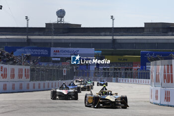 2024-05-12 - 02 VANDOORNE Stoffel (bel), DS Penske, DS E-Tense FE23, action during the 2024 Berlin ePrix, 7th meeting of the 2023-24 ABB FIA Formula E World Championship, on the Tempelhof Airport Street Circuit from May 10 to 12, 2024 in Berlin, Germany - 2024 FORMULA E BERLIN EPRIX - FORMULA E - MOTORS