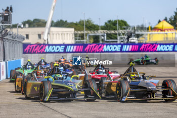 2024-05-12 - 11 DI GRASSI Lucas (bra), ABT CUPRA Formula E Team, Mahindra M9Electro, action during the 2024 Berlin ePrix, 7th meeting of the 2023-24 ABB FIA Formula E World Championship, on the Tempelhof Airport Street Circuit from May 10 to 12, 2024 in Berlin, Germany - 2024 FORMULA E BERLIN EPRIX - FORMULA E - MOTORS