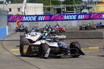 2024-05-12 - 37 CASSIDY Nick (nzl), Jaguar TCS Racing, Jaguar I-Type 6, action during the 2024 Berlin ePrix, 7th meeting of the 2023-24 ABB FIA Formula E World Championship, on the Tempelhof Airport Street Circuit from May 10 to 12, 2024 in Berlin, Germany - 2024 FORMULA E BERLIN EPRIX - FORMULA E - MOTORS