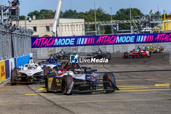 2024-05-12 - 37 CASSIDY Nick (nzl), Jaguar TCS Racing, Jaguar I-Type 6, action during the 2024 Berlin ePrix, 7th meeting of the 2023-24 ABB FIA Formula E World Championship, on the Tempelhof Airport Street Circuit from May 10 to 12, 2024 in Berlin, Germany - 2024 FORMULA E BERLIN EPRIX - FORMULA E - MOTORS