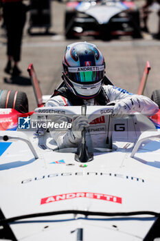 2024-05-12 - DENNIS Jake (gbr), Andretti Global, Porsche 99X Electric, portrait grille de depart, starting grid during the 2024 Berlin ePrix, 7th meeting of the 2023-24 ABB FIA Formula E World Championship, on the Tempelhof Airport Street Circuit from May 10 to 12, 2024 in Berlin, Germany - 2024 FORMULA E BERLIN EPRIX - FORMULA E - MOTORS