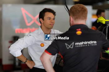 2024-05-23 - DE VRIES Nyck (nld), Mahindra Racing, Mahindra M9Electro, portrait, during the 2024 Shanghai ePrix, 8th meeting of the 2023-24 ABB FIA Formula E World Championship, on the Shanghai International Circuit from May 24 to 26, 2024 in Shanghai, China - 2024 FORMULA E SHANGHAI EPRIX - FORMULA E - MOTORS