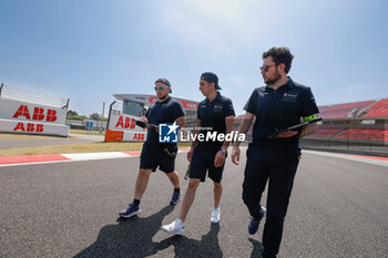 2024-05-24 - BUEMI Sébastien (swi), Envision Racing, Jaguar I-Type 6, portrait , trackwalk, during the 2024 Shanghai ePrix, 8th meeting of the 2023-24 ABB FIA Formula E World Championship, on the Shanghai International Circuit from May 24 to 26, 2024 in Shanghai, China - 2024 FORMULA E SHANGHAI EPRIX - FORMULA E - MOTORS