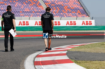 2024-05-24 - VERGNE Jean-Eric (fra), DS Penske, DS E-Tense FE23, portrait , trackwalk, during the 2024 Shanghai ePrix, 8th meeting of the 2023-24 ABB FIA Formula E World Championship, on the Shanghai International Circuit from May 24 to 26, 2024 in Shanghai, China - 2024 FORMULA E SHANGHAI EPRIX - FORMULA E - MOTORS