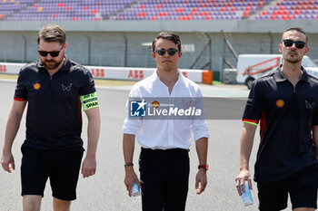 2024-05-24 - DE VRIES Nyck (nld), Mahindra Racing, Mahindra M9Electro, portrait , trackwalk, during the 2024 Shanghai ePrix, 8th meeting of the 2023-24 ABB FIA Formula E World Championship, on the Shanghai International Circuit from May 24 to 26, 2024 in Shanghai, China - 2024 FORMULA E SHANGHAI EPRIX - FORMULA E - MOTORS