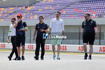 2024-05-24 - MORTARA Edoardo (swi), Mahindra Racing, Mahindra M9Electro, portrait , trackwalk, during the 2024 Shanghai ePrix, 8th meeting of the 2023-24 ABB FIA Formula E World Championship, on the Shanghai International Circuit from May 24 to 26, 2024 in Shanghai, China - 2024 FORMULA E SHANGHAI EPRIX - FORMULA E - MOTORS