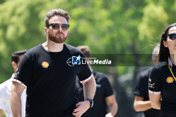 2024-05-24 - ROWLAND Oliver (gbr), Nissan Formula E Team, Nissan e-4ORCE 04, portrait, during the 2024 Shanghai ePrix, 8th meeting of the 2023-24 ABB FIA Formula E World Championship, on the Shanghai International Circuit from May 24 to 26, 2024 in Shanghai, China - 2024 FORMULA E SHANGHAI EPRIX - FORMULA E - MOTORS