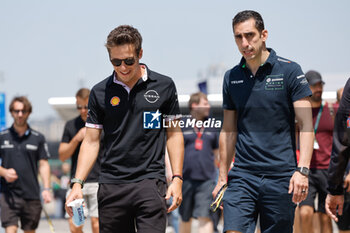 2024-05-24 - FENESTRAZ Sacha (fra), Nissan Formula E Team, Nissan e-4ORCE 04, portrait, BUEMI Sébastien (swi), Envision Racing, Jaguar I-Type 6, portrait, during the 2024 Shanghai ePrix, 8th meeting of the 2023-24 ABB FIA Formula E World Championship, on the Shanghai International Circuit from May 24 to 26, 2024 in Shanghai, China - 2024 FORMULA E SHANGHAI EPRIX - FORMULA E - MOTORS