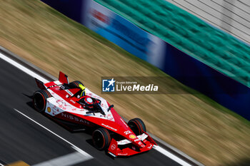 2024-05-24 - 22 ROWLAND Oliver (gbr), Nissan Formula E Team, Nissan e-4ORCE 04, action during the 2024 Shanghai ePrix, 8th meeting of the 2023-24 ABB FIA Formula E World Championship, on the Shanghai International Circuit from May 24 to 26, 2024 in Shanghai, China - 2024 FORMULA E SHANGHAI EPRIX - FORMULA E - MOTORS