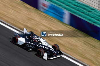 2024-05-24 - 09 EVANS Mitch (nzl), Jaguar TCS Racing, Jaguar I-Type 6, action during the 2024 Shanghai ePrix, 8th meeting of the 2023-24 ABB FIA Formula E World Championship, on the Shanghai International Circuit from May 24 to 26, 2024 in Shanghai, China - 2024 FORMULA E SHANGHAI EPRIX - FORMULA E - MOTORS