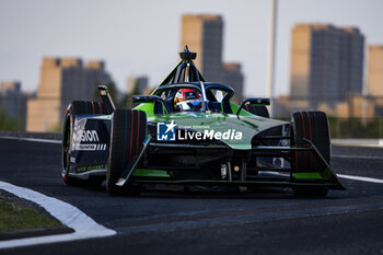 2024-05-24 - 16 BUEMI Sébastien (swi), Envision Racing, Jaguar I-Type 6, action during the 2024 Shanghai ePrix, 8th meeting of the 2023-24 ABB FIA Formula E World Championship, on the Shanghai International Circuit from May 24 to 26, 2024 in Shanghai, China - 2024 FORMULA E SHANGHAI EPRIX - FORMULA E - MOTORS