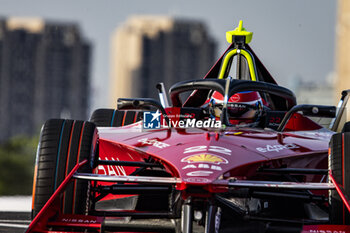 2024-05-24 - 22 ROWLAND Oliver (gbr), Nissan Formula E Team, Nissan e-4ORCE 04, action during the 2024 Shanghai ePrix, 8th meeting of the 2023-24 ABB FIA Formula E World Championship, on the Shanghai International Circuit from May 24 to 26, 2024 in Shanghai, China - 2024 FORMULA E SHANGHAI EPRIX - FORMULA E - MOTORS