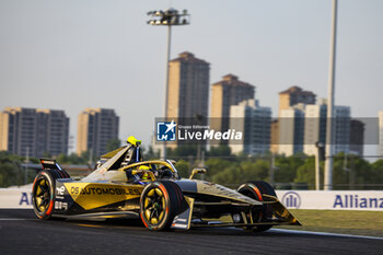 2024-05-24 - 02 VANDOORNE Stoffel (bel), DS Penske, DS E-Tense FE23, action during the 2024 Shanghai ePrix, 8th meeting of the 2023-24 ABB FIA Formula E World Championship, on the Shanghai International Circuit from May 24 to 26, 2024 in Shanghai, China - 2024 FORMULA E SHANGHAI EPRIX - FORMULA E - MOTORS