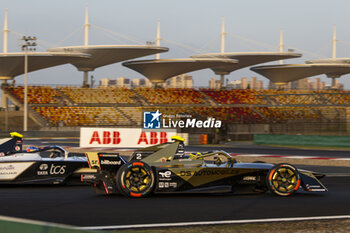 2024-05-24 - 02 VANDOORNE Stoffel (bel), DS Penske, DS E-Tense FE23, action during the 2024 Shanghai ePrix, 8th meeting of the 2023-24 ABB FIA Formula E World Championship, on the Shanghai International Circuit from May 24 to 26, 2024 in Shanghai, China - 2024 FORMULA E SHANGHAI EPRIX - FORMULA E - MOTORS