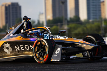 2024-05-24 - 08 BIRD Sam (gbr), NEOM McLaren Formula E Team, Nissan e-4ORCE 04, action during the 2024 Shanghai ePrix, 8th meeting of the 2023-24 ABB FIA Formula E World Championship, on the Shanghai International Circuit from May 24 to 26, 2024 in Shanghai, China - 2024 FORMULA E SHANGHAI EPRIX - FORMULA E - MOTORS