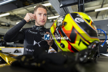 2024-05-24 - VANDOORNE Stoffel (bel), DS Penske, DS E-Tense FE23, portrait during the 2024 Shanghai ePrix, 8th meeting of the 2023-24 ABB FIA Formula E World Championship, on the Shanghai International Circuit from May 24 to 26, 2024 in Shanghai, China - 2024 FORMULA E SHANGHAI EPRIX - FORMULA E - MOTORS