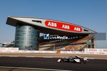 2024-05-24 - 37 CASSIDY Nick (nzl), Jaguar TCS Racing, Jaguar I-Type 6, action during the 2024 Shanghai ePrix, 8th meeting of the 2023-24 ABB FIA Formula E World Championship, on the Shanghai International Circuit from May 24 to 26, 2024 in Shanghai, China - 2024 FORMULA E SHANGHAI EPRIX - FORMULA E - MOTORS