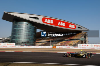 2024-05-24 - 02 VANDOORNE Stoffel (bel), DS Penske, DS E-Tense FE23, action during the 2024 Shanghai ePrix, 8th meeting of the 2023-24 ABB FIA Formula E World Championship, on the Shanghai International Circuit from May 24 to 26, 2024 in Shanghai, China - 2024 FORMULA E SHANGHAI EPRIX - FORMULA E - MOTORS