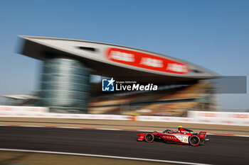 2024-05-24 - 22 ROWLAND Oliver (gbr), Nissan Formula E Team, Nissan e-4ORCE 04, action during the 2024 Shanghai ePrix, 8th meeting of the 2023-24 ABB FIA Formula E World Championship, on the Shanghai International Circuit from May 24 to 26, 2024 in Shanghai, China - 2024 FORMULA E SHANGHAI EPRIX - FORMULA E - MOTORS