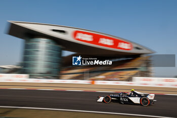 2024-05-24 - 37 CASSIDY Nick (nzl), Jaguar TCS Racing, Jaguar I-Type 6, action during the 2024 Shanghai ePrix, 8th meeting of the 2023-24 ABB FIA Formula E World Championship, on the Shanghai International Circuit from May 24 to 26, 2024 in Shanghai, China - 2024 FORMULA E SHANGHAI EPRIX - FORMULA E - MOTORS