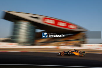 2024-05-24 - 05 HUGHES Jake (gbr), NEOM McLaren Formula E Team, Nissan e-4ORCE 04, action during the 2024 Shanghai ePrix, 8th meeting of the 2023-24 ABB FIA Formula E World Championship, on the Shanghai International Circuit from May 24 to 26, 2024 in Shanghai, China - 2024 FORMULA E SHANGHAI EPRIX - FORMULA E - MOTORS