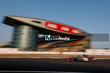 2024-05-24 - 48 MORTARA Edoardo (swi), Mahindra Racing, Mahindra M9Electro, action during the 2024 Shanghai ePrix, 8th meeting of the 2023-24 ABB FIA Formula E World Championship, on the Shanghai International Circuit from May 24 to 26, 2024 in Shanghai, China - 2024 FORMULA E SHANGHAI EPRIX - FORMULA E - MOTORS