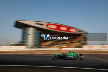 2024-05-24 - 16 BUEMI Sébastien (swi), Envision Racing, Jaguar I-Type 6, action during the 2024 Shanghai ePrix, 8th meeting of the 2023-24 ABB FIA Formula E World Championship, on the Shanghai International Circuit from May 24 to 26, 2024 in Shanghai, China - 2024 FORMULA E SHANGHAI EPRIX - FORMULA E - MOTORS