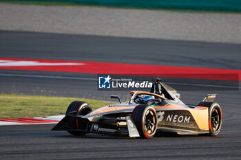 2024-05-24 - 08 BIRD Sam (gbr), NEOM McLaren Formula E Team, Nissan e-4ORCE 04, action during the 2024 Shanghai ePrix, 8th meeting of the 2023-24 ABB FIA Formula E World Championship, on the Shanghai International Circuit from May 24 to 26, 2024 in Shanghai, China - 2024 FORMULA E SHANGHAI EPRIX - FORMULA E - MOTORS