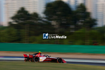 2024-05-24 - 22 ROWLAND Oliver (gbr), Nissan Formula E Team, Nissan e-4ORCE 04, action during the 2024 Shanghai ePrix, 8th meeting of the 2023-24 ABB FIA Formula E World Championship, on the Shanghai International Circuit from May 24 to 26, 2024 in Shanghai, China - 2024 FORMULA E SHANGHAI EPRIX - FORMULA E - MOTORS