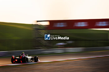 2024-05-24 - 48 MORTARA Edoardo (swi), Mahindra Racing, Mahindra M9Electro, action during the 2024 Shanghai ePrix, 8th meeting of the 2023-24 ABB FIA Formula E World Championship, on the Shanghai International Circuit from May 24 to 26, 2024 in Shanghai, China - 2024 FORMULA E SHANGHAI EPRIX - FORMULA E - MOTORS