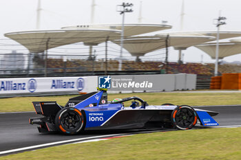 2024-05-25 - 18 DARUVALA Jehan (ind), Maserati MSG Racing, Maserati Tipo Folgore, action during the 2024 Shanghai ePrix, 8th meeting of the 2023-24 ABB FIA Formula E World Championship, on the Shanghai International Circuit from May 24 to 26, 2024 in Shanghai, China - 2024 FORMULA E SHANGHAI EPRIX - FORMULA E - MOTORS