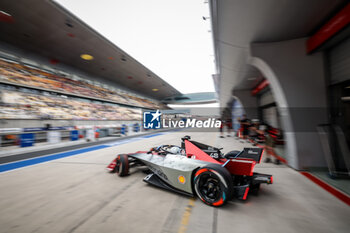 2024-05-25 - 48 MORTARA Edoardo (swi), Mahindra Racing, Mahindra M9Electro, action during the 2024 Shanghai ePrix, 8th meeting of the 2023-24 ABB FIA Formula E World Championship, on the Shanghai International Circuit from May 24 to 26, 2024 in Shanghai, China - 2024 FORMULA E SHANGHAI EPRIX - FORMULA E - MOTORS