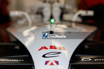 2024-05-25 - 01 DENNIS Jake (gbr), Andretti Global, Porsche 99X Electric, during the 2024 Shanghai ePrix, 8th meeting of the 2023-24 ABB FIA Formula E World Championship, on the Shanghai International Circuit from May 24 to 26, 2024 in Shanghai, China - 2024 FORMULA E SHANGHAI EPRIX - FORMULA E - MOTORS