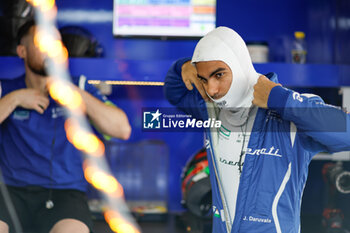 2024-05-25 - DARUVALA Jehan (ind), Maserati MSG Racing, Maserati Tipo Folgore, portrait during the 2024 Shanghai ePrix, 8th meeting of the 2023-24 ABB FIA Formula E World Championship, on the Shanghai International Circuit from May 24 to 26, 2024 in Shanghai, China - 2024 FORMULA E SHANGHAI EPRIX - FORMULA E - MOTORS