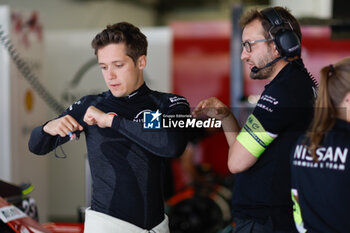 2024-05-25 - FENESTRAZ Sacha (fra), Nissan Formula E Team, Nissan e-4ORCE 04, portrait during the 2024 Shanghai ePrix, 8th meeting of the 2023-24 ABB FIA Formula E World Championship, on the Shanghai International Circuit from May 24 to 26, 2024 in Shanghai, China - 2024 FORMULA E SHANGHAI EPRIX - FORMULA E - MOTORS