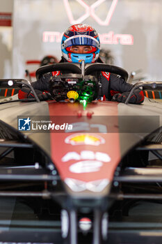 2024-05-25 - DE VRIES Nyck (nld), Mahindra Racing, Mahindra M9Electro, portrait during the 2024 Shanghai ePrix, 8th meeting of the 2023-24 ABB FIA Formula E World Championship, on the Shanghai International Circuit from May 24 to 26, 2024 in Shanghai, China - 2024 FORMULA E SHANGHAI EPRIX - FORMULA E - MOTORS